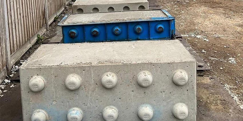 discover the versatile applications of concrete in construction. from foundations to high-rise buildings, learn how this durable material enhances structural integrity, design flexibility, and sustainability in modern architecture.